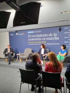 Esperando a la vicepresidenta